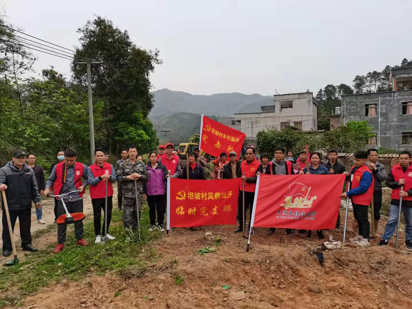 平南县大洲镇:新时代文明实践志愿服务进村屯 助力风貌大提升